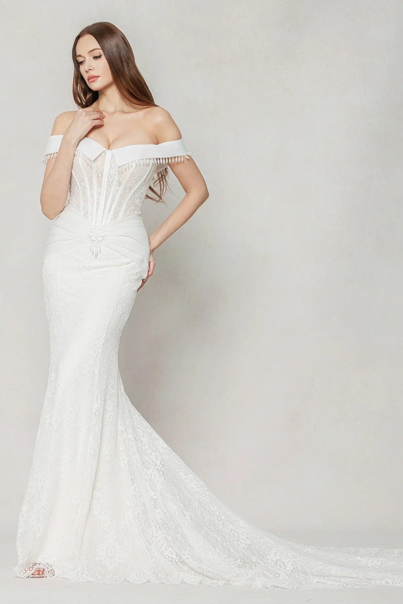 Trumpet-Mermaid Court Train Lace Wedding Dress CW3637 - COCOMELODY